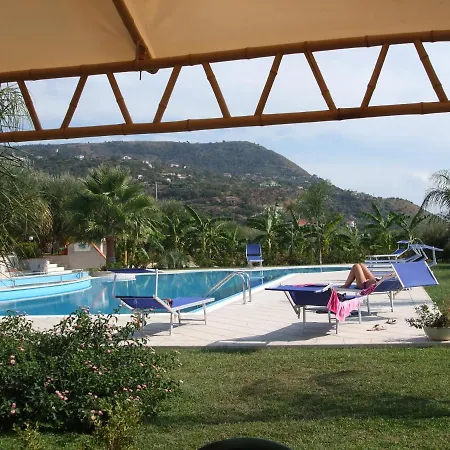 2 Bed With A Spectacular Panoramic Sea, Coastline And Mountain Views Apartmán Santa Maria (Vibo Valentia)