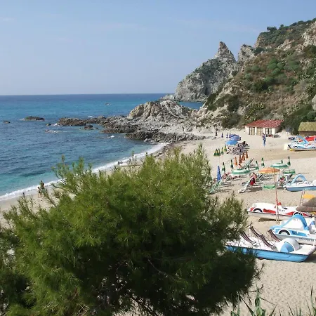 2 Bed With A Spectacular Panoramic Sea, Coastline And Mountain Views *