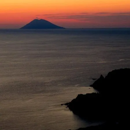 Apartmán 2 Bed With A Spectacular Panoramic Sea, Coastline And Mountain Views Santa Maria (Vibo Valentia)